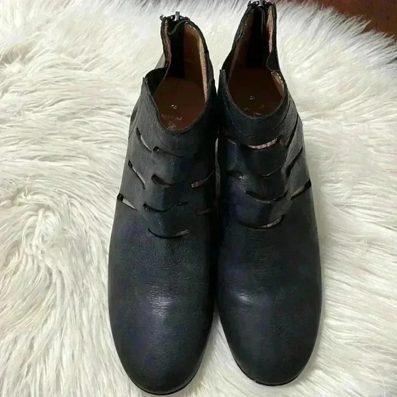 Aquatalia by Marvin K Freida Ankle Leather Cutout Boots - Picture 3 of 8